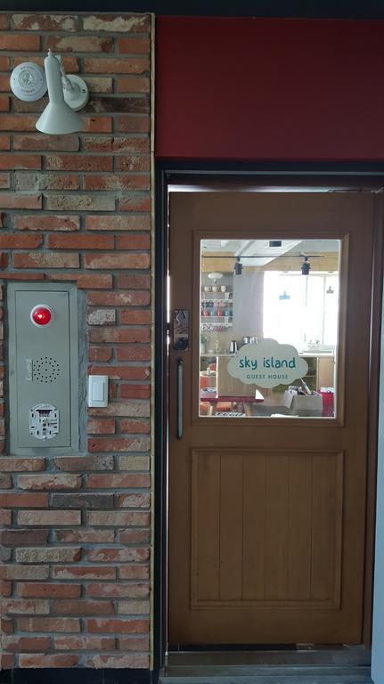 Sky Island Guesthouse Пусан Экстерьер фото